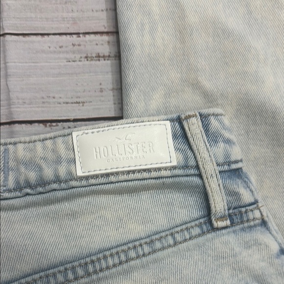 Hollister Curvy Ultra High-Rise Dad Light Wash Denim Sz. 7R - Picture 8 of 8